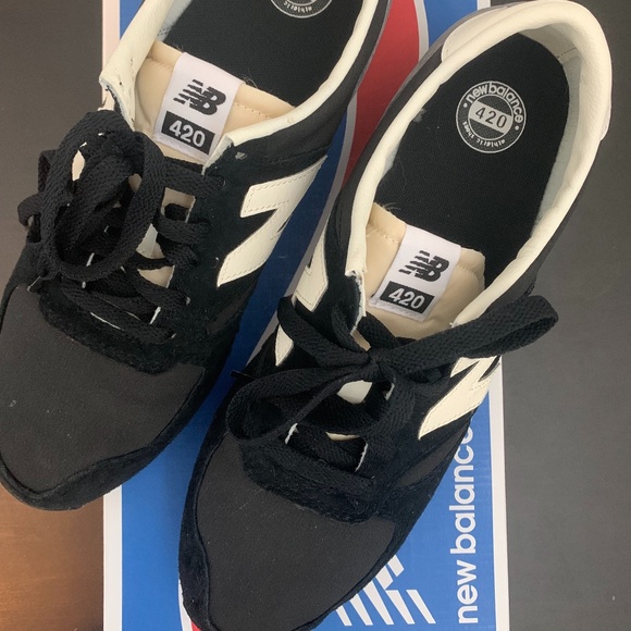 New Balance 420 Shoes Men's Size 8.5 Women's Size 10 - Excellent Condition - Picture 3 of 7